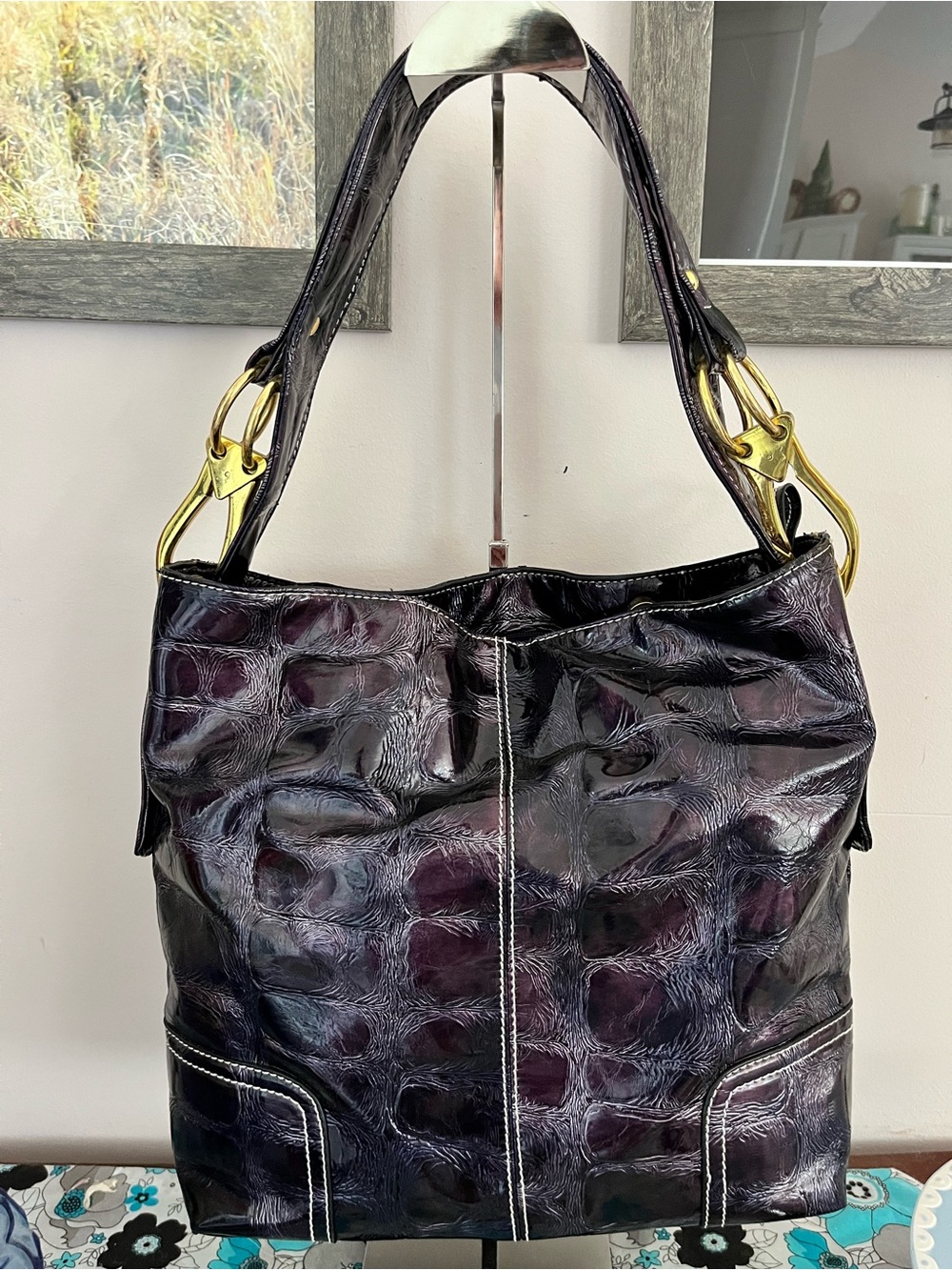 Women’s Glossy Croc-Embossed slouchy Hobo Shoulder Bag in Deep Plum